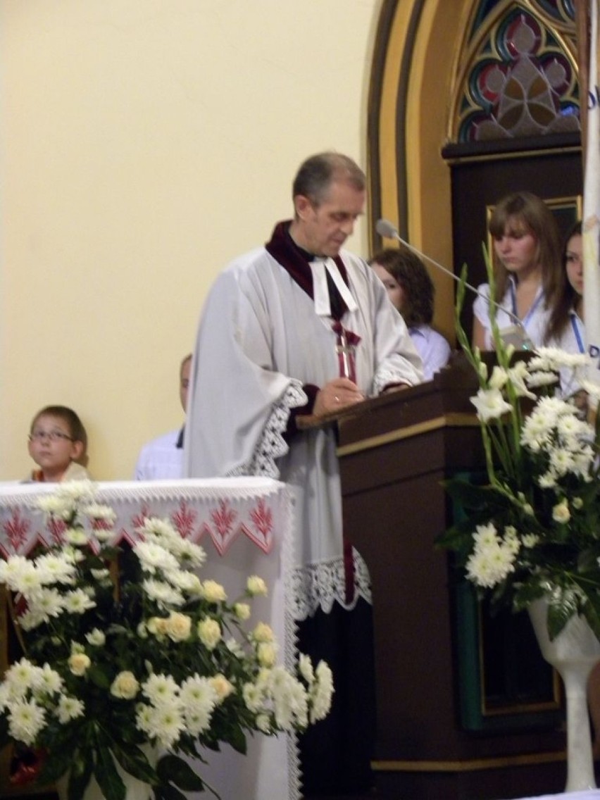 Ksiądz Tadeusz Szurman, biskup diecezji katowickiej Kościoła...