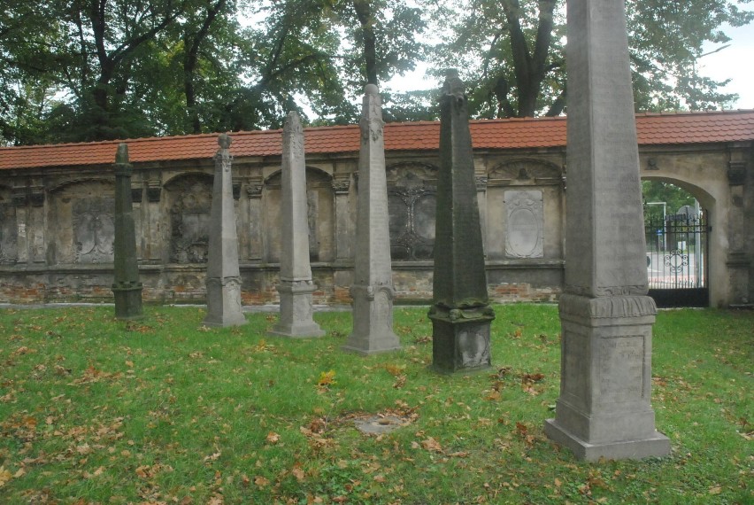 Lapidarium w Lesznie to jeden z najciekawszych zabytków, a...