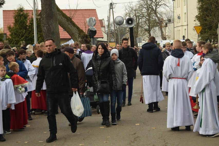 Dzień Wszystkich Świętych. Zobacz zdjęcia z cmentarza w Kościerzynie. 1 listopada 2018 [ZDJĘCIA]