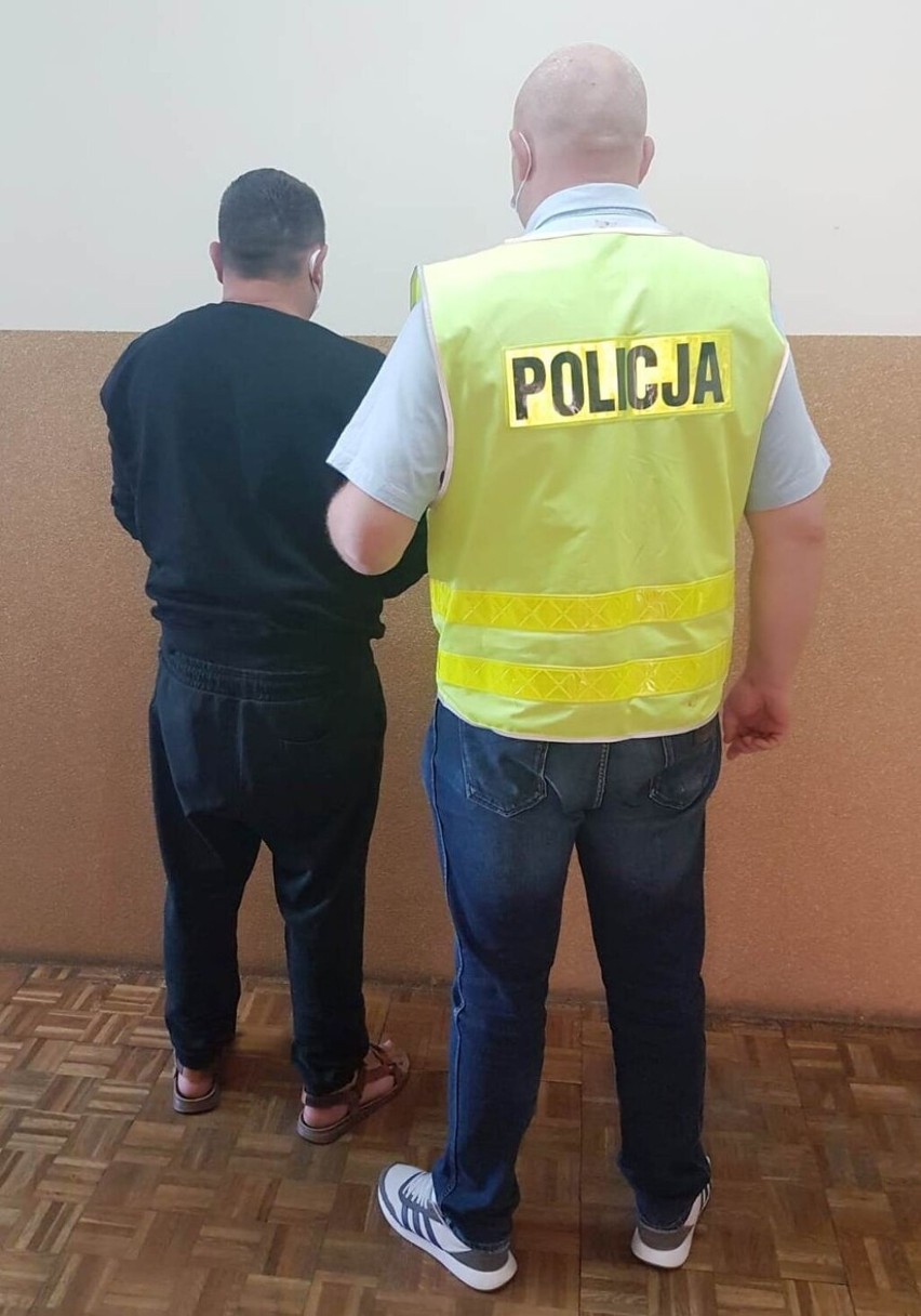 Wieluńscy kryminalni zatrzymali 42-latka, który usiłował wyłudzić 300 tysięcy złotych