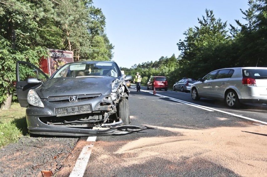 Zobacz też: Wypadek trzech aut na S3 pod Zieloną Górą....