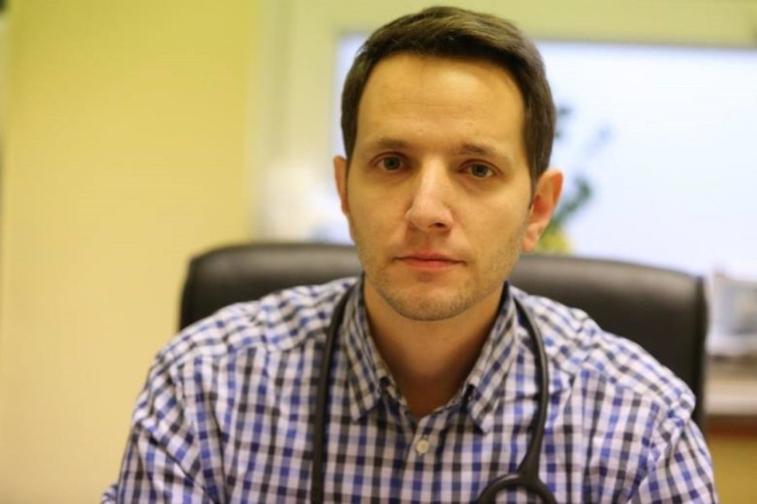 Dr Dawid Ciemięga, znany lekarz pediatra, który regularnie...