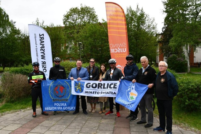 Po przejechaniu ostatniego etapu zostali powitani na  w Świnoujściu na Placu Adama Mickiewicza przez Leszka Gawlińskiego, członka IPA Region Świnoujście Pana oraz przedstawicieli Urzędu Miasta Świnoujście z Pawłem Sujką, zastępcą prezydenta Świnoujścia.