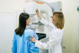 Bezpłatna mammografia i cytologia dla szerszej grupy kobiet. Zmiany już od 1 listopada 2023 r., obejmują także badania receptorów guza