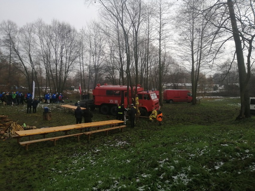 Ponad 100 morsów weszło do Rawki pod Skierniewicami. Wszystko w celach charytatywnych