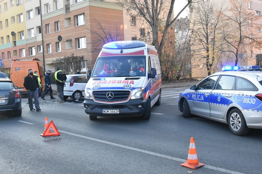 Wypadek na ulicy Moniuszki w Legnicy