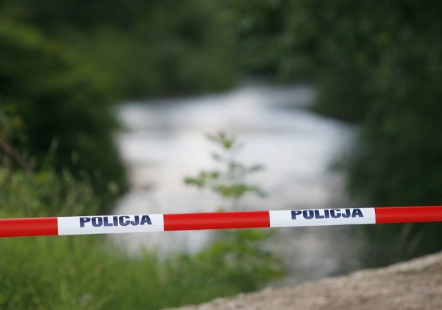 Na Wiśle, w okolicach gminy Józefów trwają poszukiwania 2 mieszkańców świętokrzyskiej gminy Tarłów.