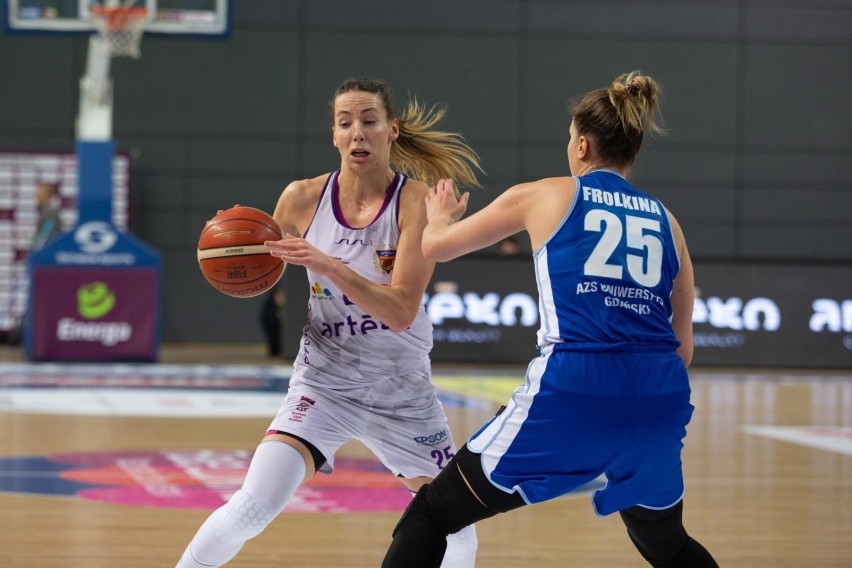 Karina Michałek zostaje w drużynie KS Basket 25 Bydgoszcz. -...