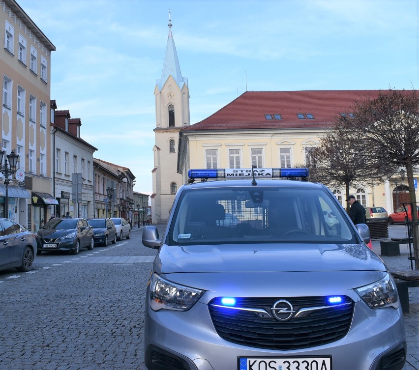 Straż Miejska w Oświęcimiu dostała nowy radiowóz. Pojazd jest przystosowany do przewozu osób zatrzymanych [ZDJĘCIA]