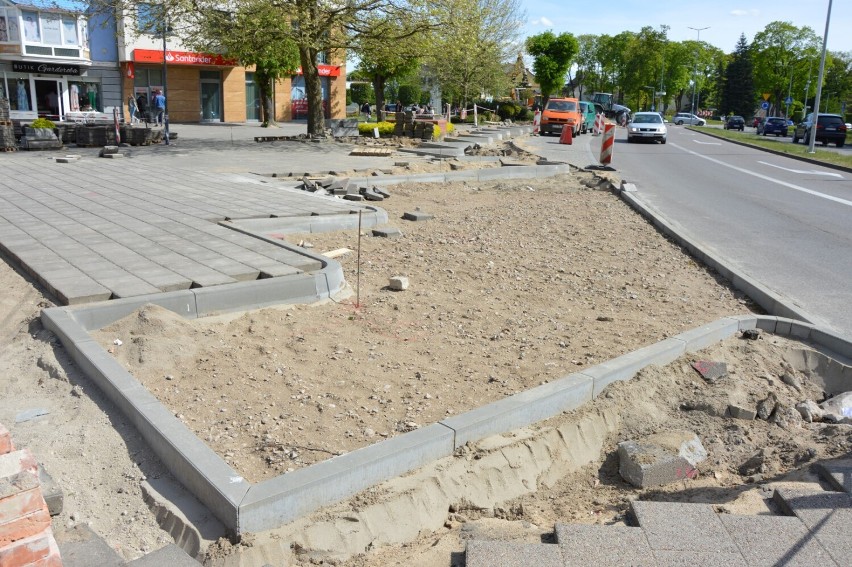 Lębork. Zamiast zatoki postojowej na kilka aut powstaje parking za prawie dwieście tys. zł.