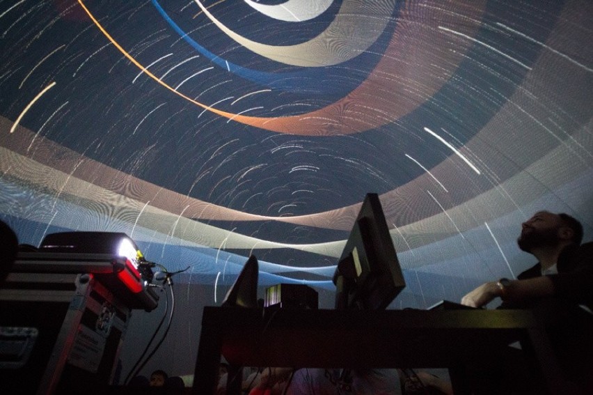 Mobilne planetarium zawita w listopadzie do Stuchowa