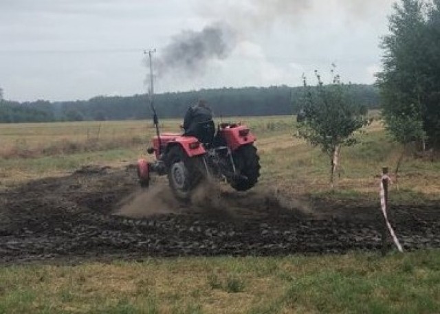 Oto zdjęcia z poprzednich odsłon Rajdu Traktorów w Pławiu (gmina Dąbie).