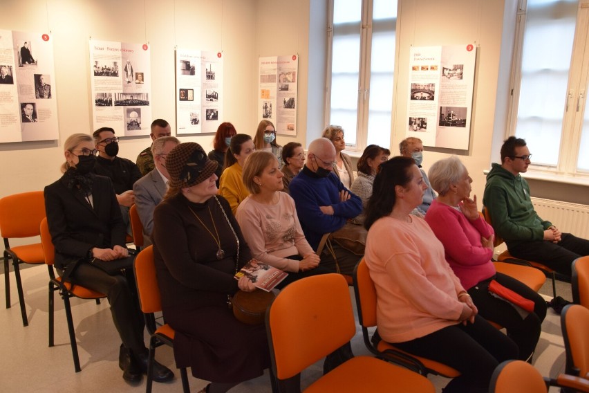 Autor wojennej książki o Szczecinku spotkał się z Czytelnikami [zdjęcia]