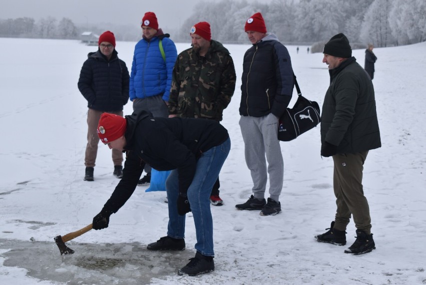 Morsowanie w gołuchowskim zalewie - 18 grudnia 2022 roku