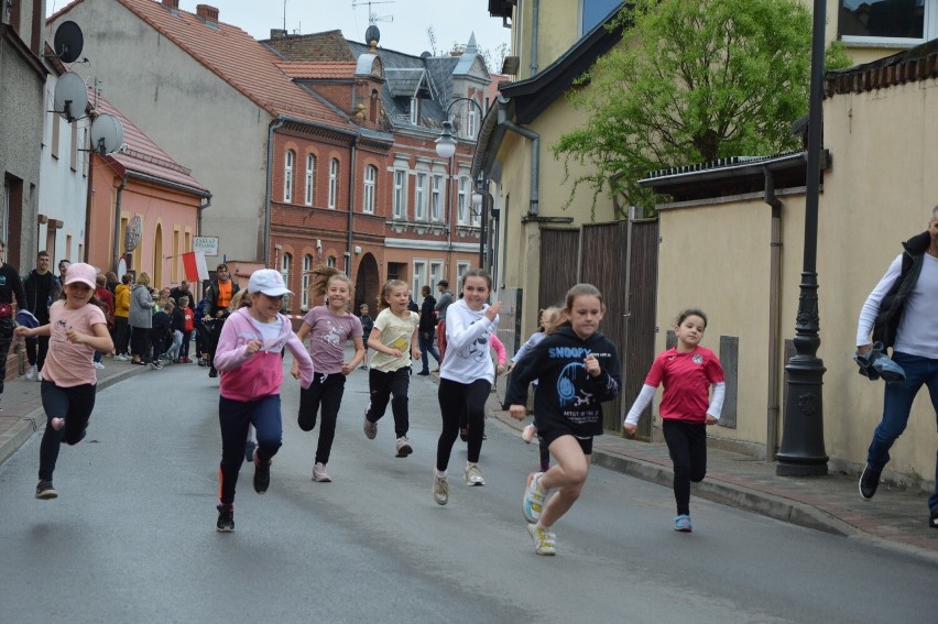 Biegi dzieci w Pszczewie poprzedzające XXXVII Pszczewską...