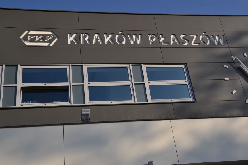 Budynek zmodernizowanej Stacji PKP Kraków – Płaszów.
