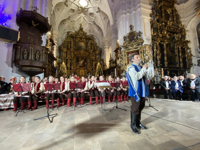 Koncert kolęd w kościele pw. Najświętszej Maryi Panny Niepokalanie Poczętej w Sierakowie (14.01.2023).