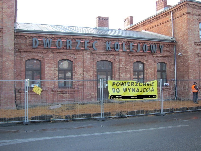 Remont dworca PKP w Myszkowie został wznowiony.