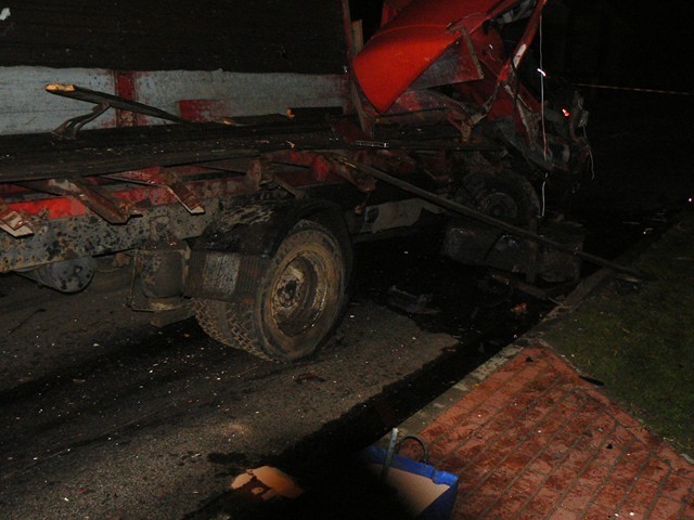 Wypadek w Kramsku. Pijany kierowca jechał ciężarówką