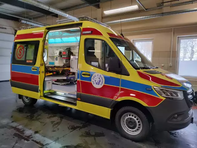 Nowy ambulans szpitala w Brzesku to mercedes, który kosztował ponad 740 tys. zł