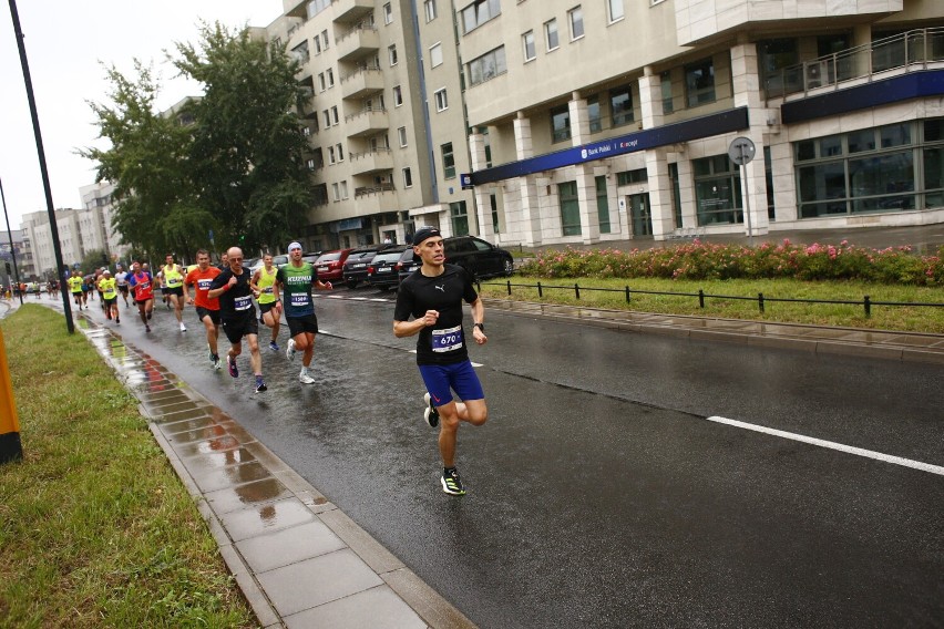 14. Bieg Ursynowa „Yes, I KEN”. Tysiące biegaczy przebiegło aleją Komisji Edukacji Narodowej