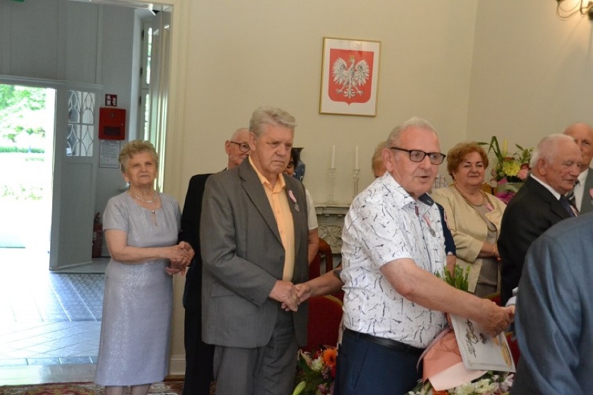 Złote i diamentowe gody w gminie Koźminek. Oto małżeństwa na medal! ZDJĘCIA