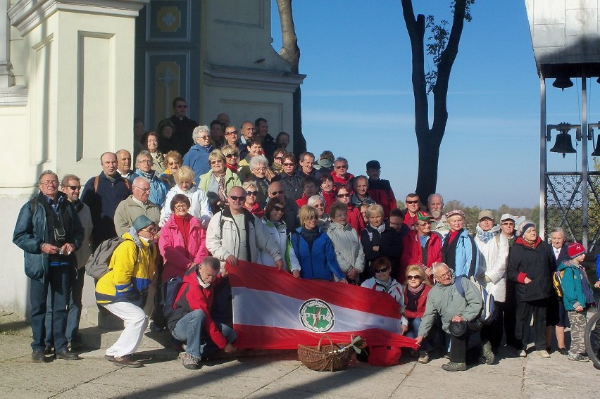 W rajdzie do Kramska wzięło udział ponad stu turystów