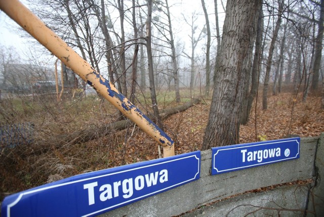 Teren przy ulicy Targowej w Chorzowie. To tu ma powstać osiedle mieszkaniowe