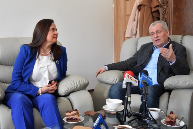 Sławomir Kłosowski i Violetta Porowska, szefowa PiS w regionie - kampania do Parlamentu Europejskiego, marzec 2019