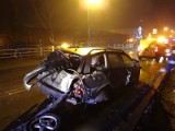 Wypadek w Czechowicach-Dziedzicach na ul. Traugutta. Audi A4 uderzyło w latarnię [ZDJĘCIA]