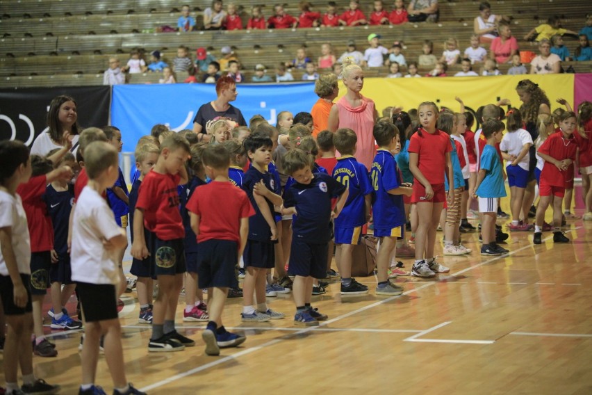 Olimpiada przedszkolaków w łódzkiej Hali Sportowej.