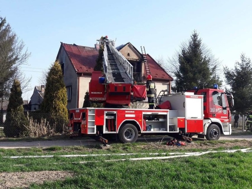 Tragiczny pożar w Łęgu Tarnowskim. Na poddaszu znaleziono zwłoki mężczyzny