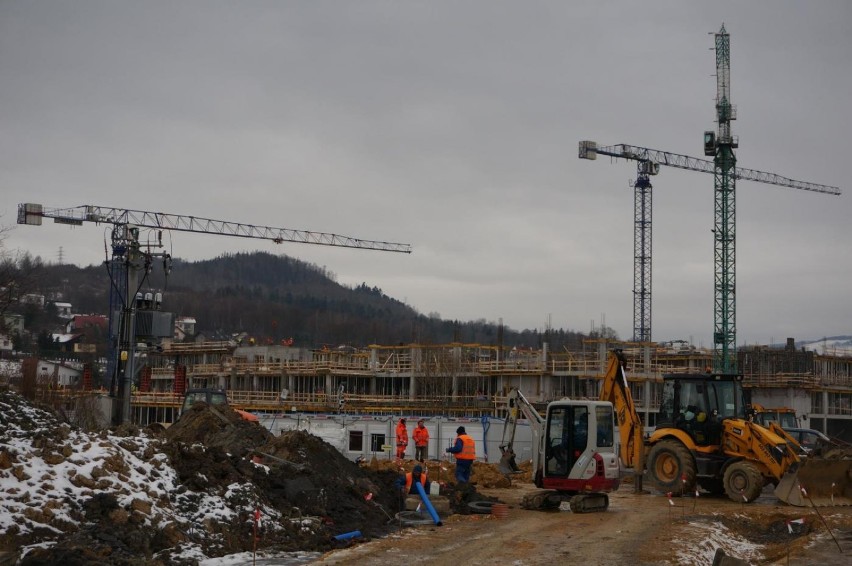 Budowa nowego szpitala w Żywcu. Najnowsze zdjęcia z budowy [15 grudnia 2016 r.]