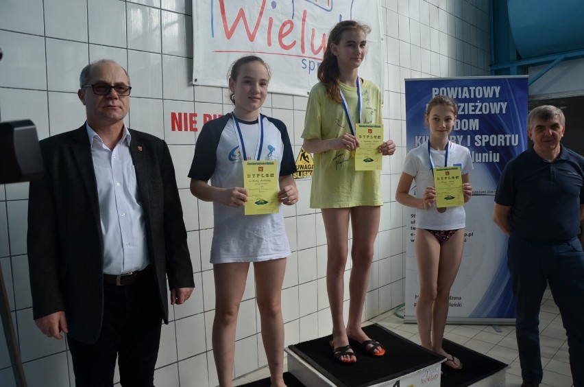 Zawody pływackie "Bij Mistrza" - Wieluń 2016 [FOTO]