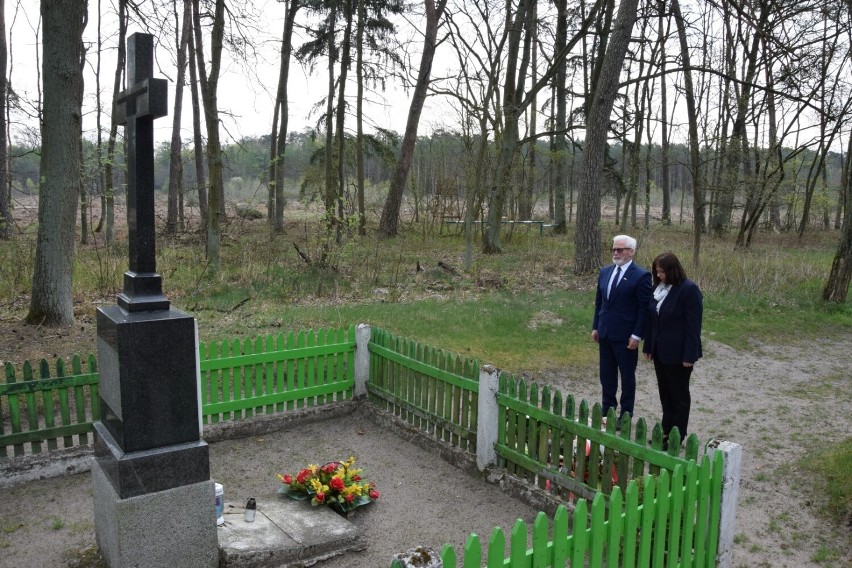 Jarogniewice – hołd zamordowanym przez  niemieckich...