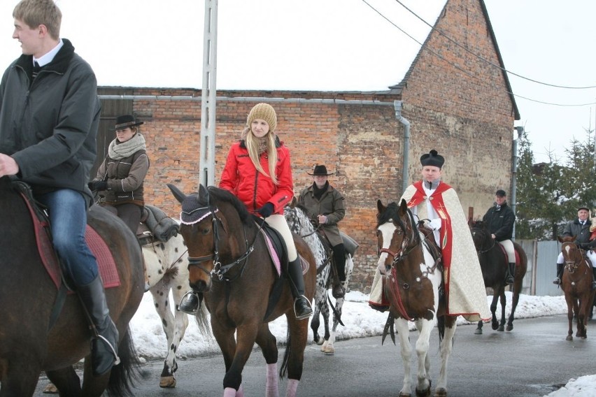 Pietrowice Wielkie: Biskup Skworc wziął udział w procesji konnej