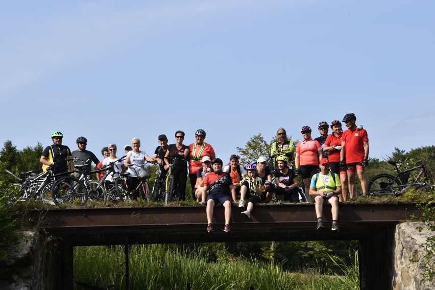 Ponad 30 km pokonali uczestnicy ciekawego rajdu rowerowego...