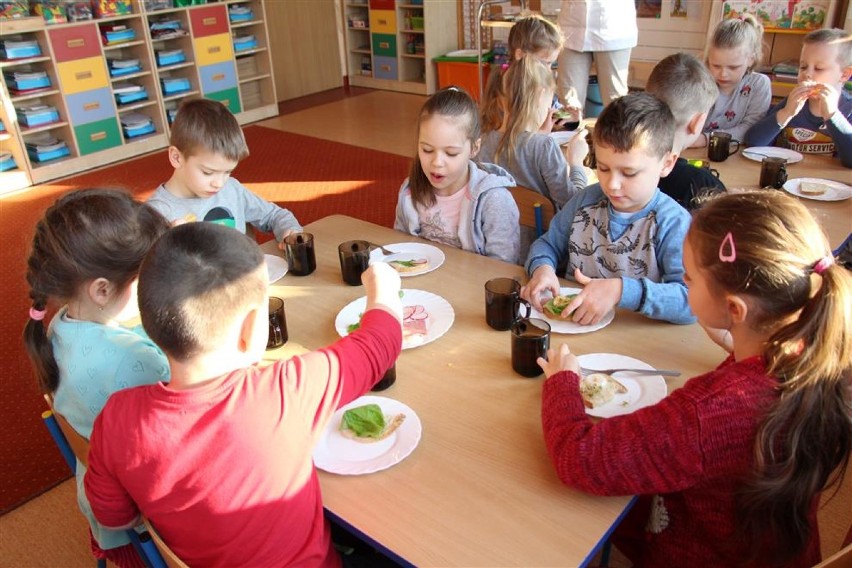 Przedszkolaki potrafią przygotować śniadanie. Robią pyszne kanapki [FOTO]