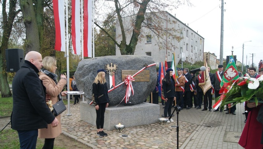 W Gołańczy odsłonięto pomnik niepodległościowy [ZDJĘCIA] 