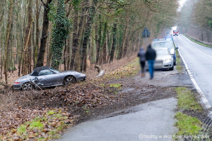 Na odcinku Kostrzyn nad Odrą - Dąbroszyn porsche wypadło z...