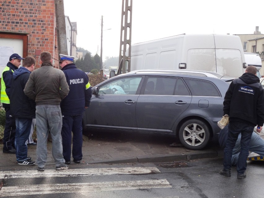 Wypadek w Jarocinie: Na skrzyżowaniu zderzyły się dwa...