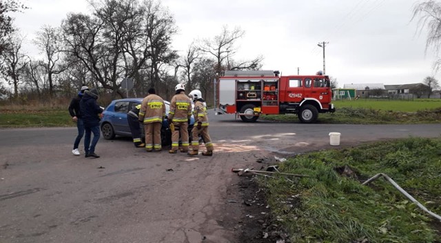 Kolizja Gurowo. W zdarzeniu udział brały Ford Galaxy i Peugeot 307