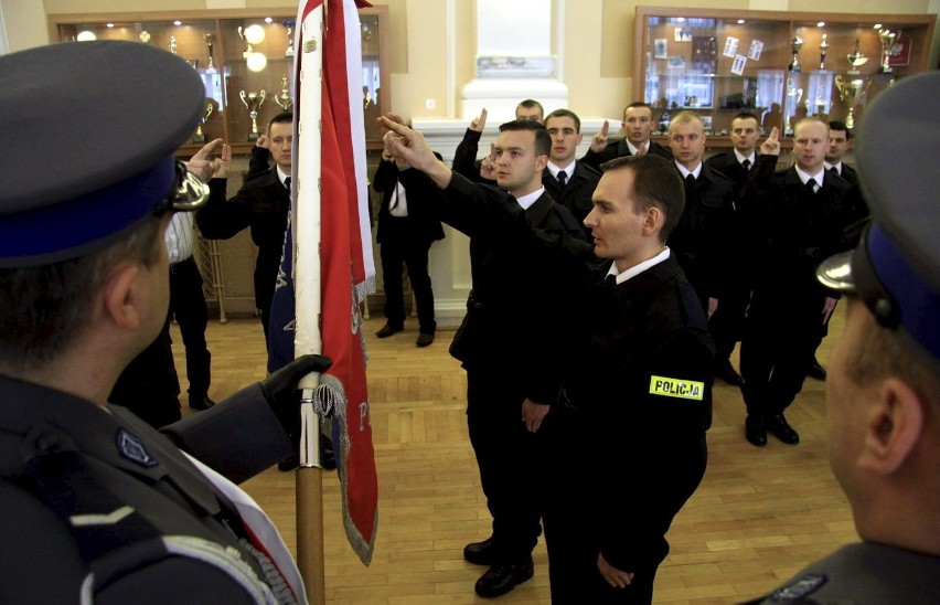 Lublin: Młodzi policjanci złożyli ślubowanie