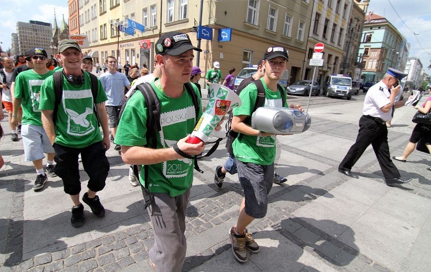 Marsz zwolenników palenia marihuany przeszedł przez Wrocław (ZDJĘCIA)
