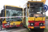 Zderzenie autobusu z tramwajem na rondzie Sybiraków. Kilkanaście osób rannych