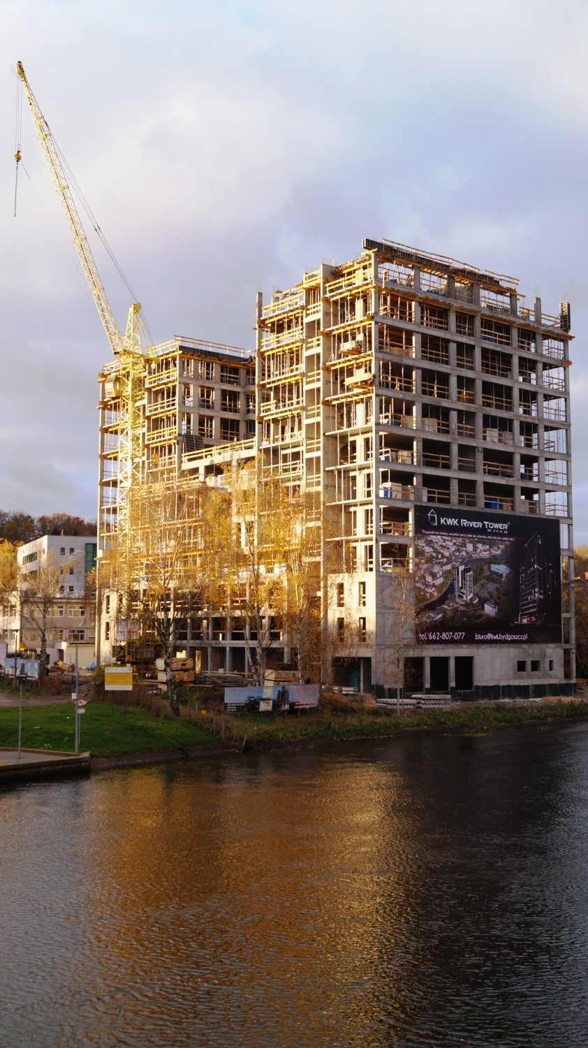 River Tower pnie się w górę. Trwa budowa najwyższego budynku w Bydgoszczy [zdjęcia]