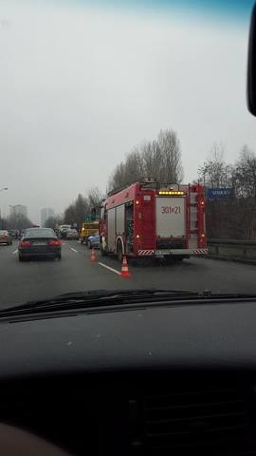 Katowice: Kolizja na DK 86 - zderzenie samochodów [ZDJĘCIA]