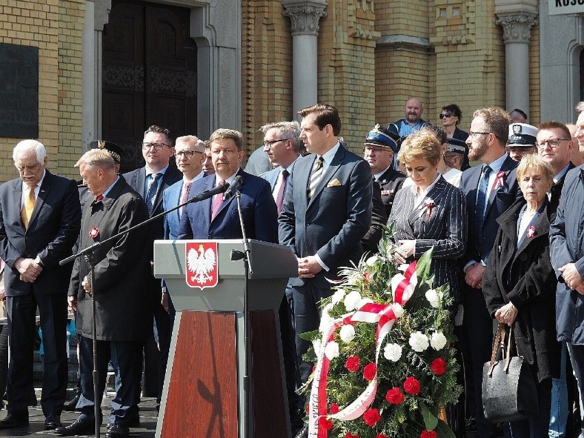 Święto Konstytucji 3 Maja. Przedstawiciele powiatu poddębickiego wzięli udział w kilku uroczystościach ZDJĘCIA