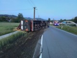 Ciężarówka z Nysy zablokowała drogę do Jesenika w Czechach. Kierowca jest ranny