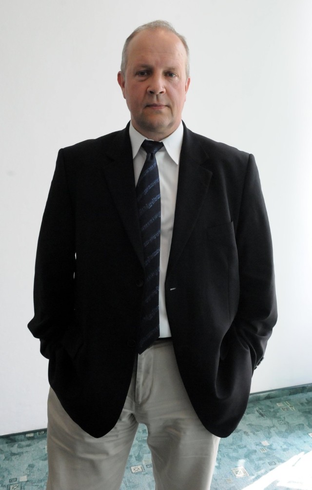 Krzysztof Nowak, dyrektor filharmonii, jak ognia unika kontaktów z dziennikarzami